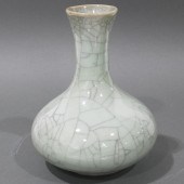 CHINESE GUAN TYPE BOTTLE VASE