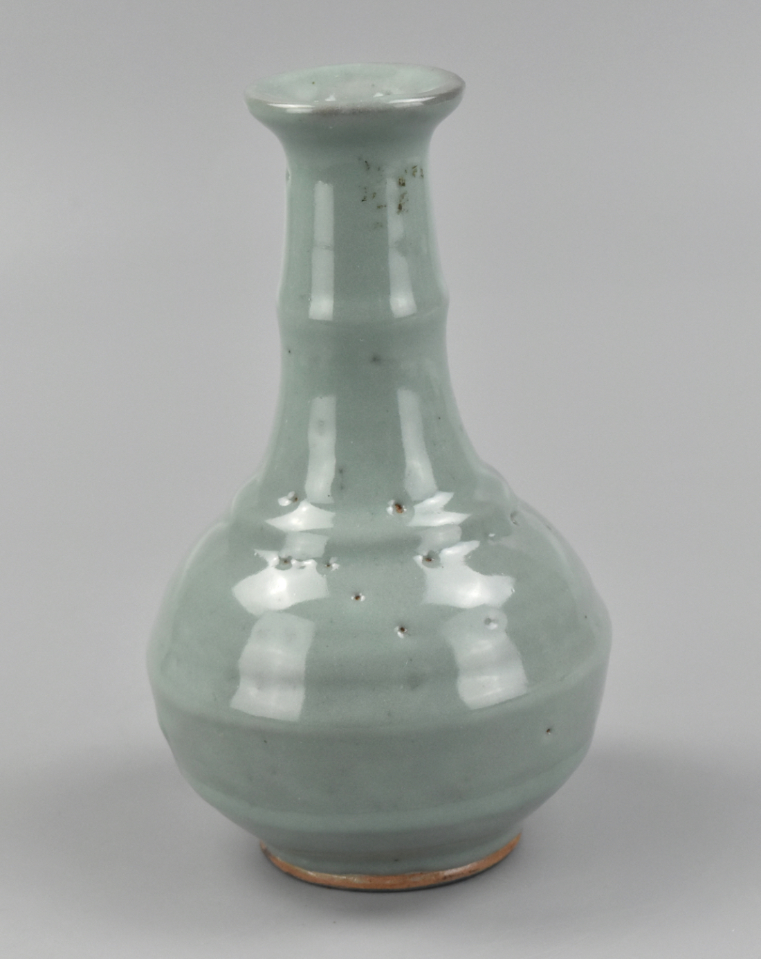 CHINESE GUAN TYPE CELADON GLAZED