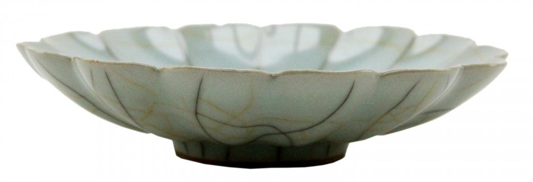 CHINESE GUAN TYPE LOTUS BOWLChinese