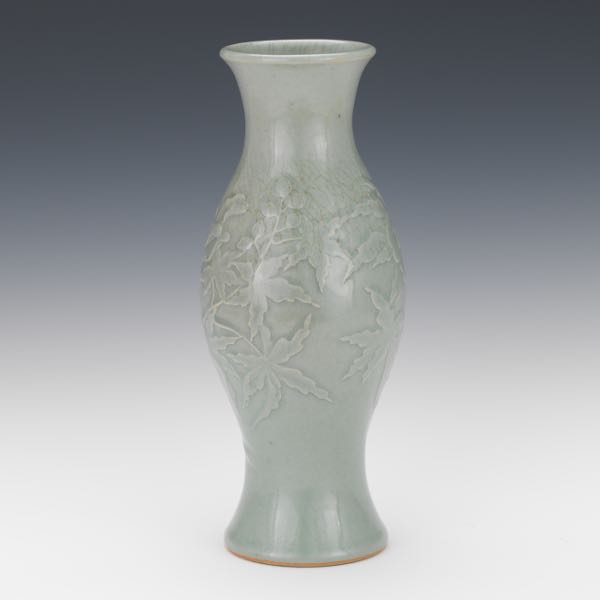 CHINESE GUAN TYPE STONEWARE CELADON