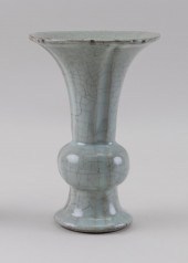 CHINESE GUAN WARE CELADON CRAC