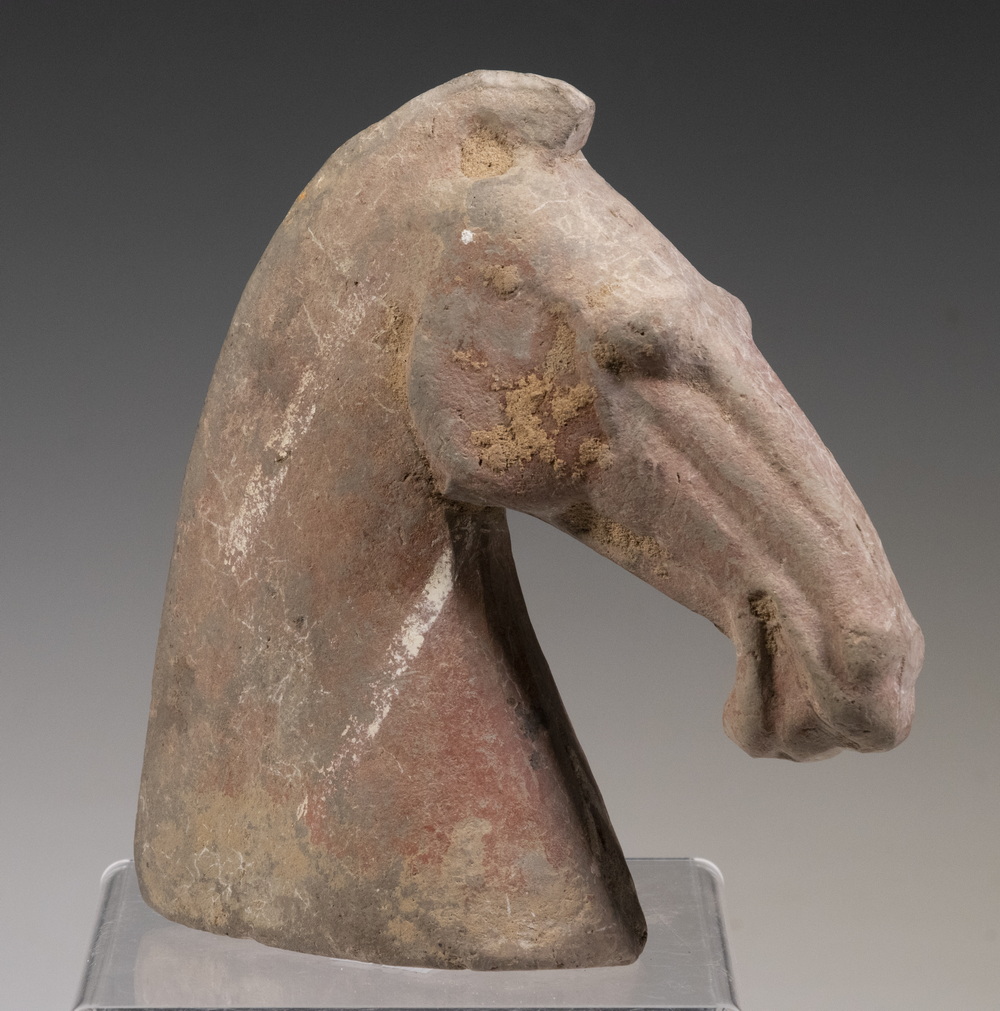 CHINESE HAN DYNASTY POTTERY OF A