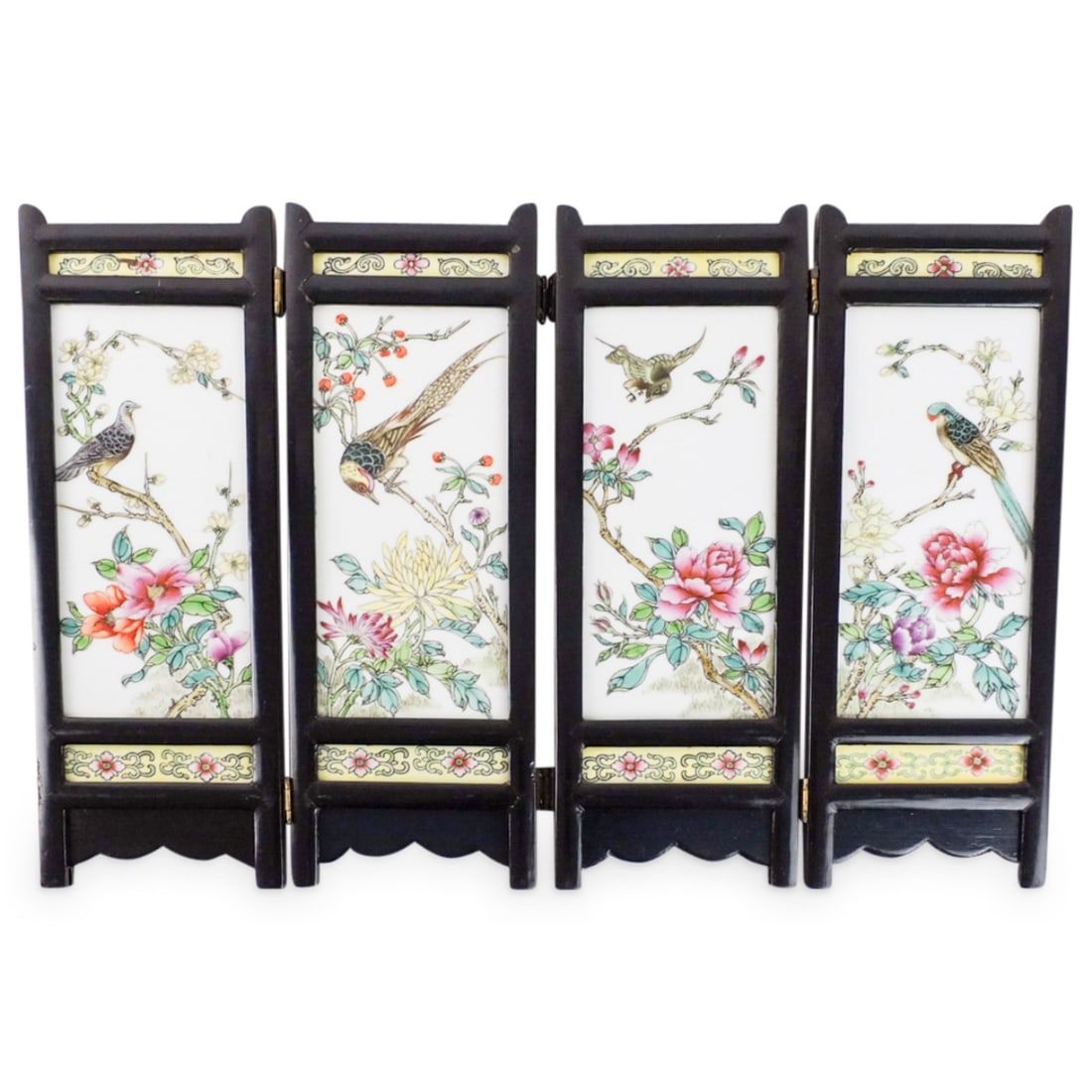 CHINESE HAND PAINTED PORCELAIN