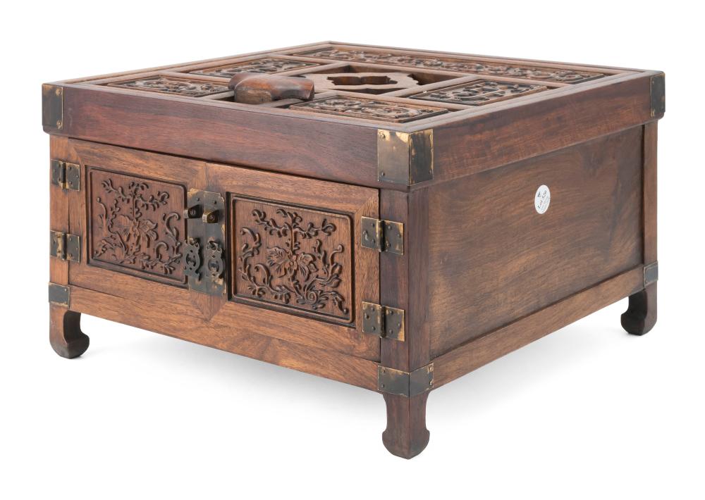 CHINESE HARDWOOD TRAVELING MAKEUP