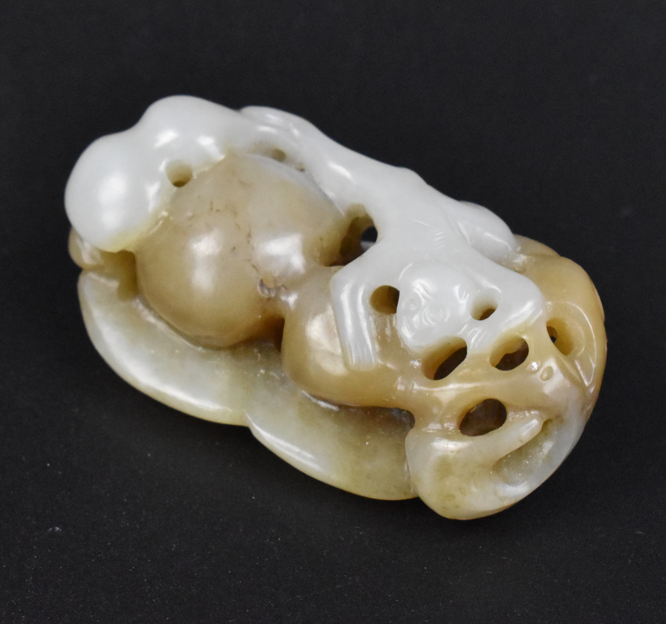 CHINESE HEITIAN JADE PENDANT MONKEY