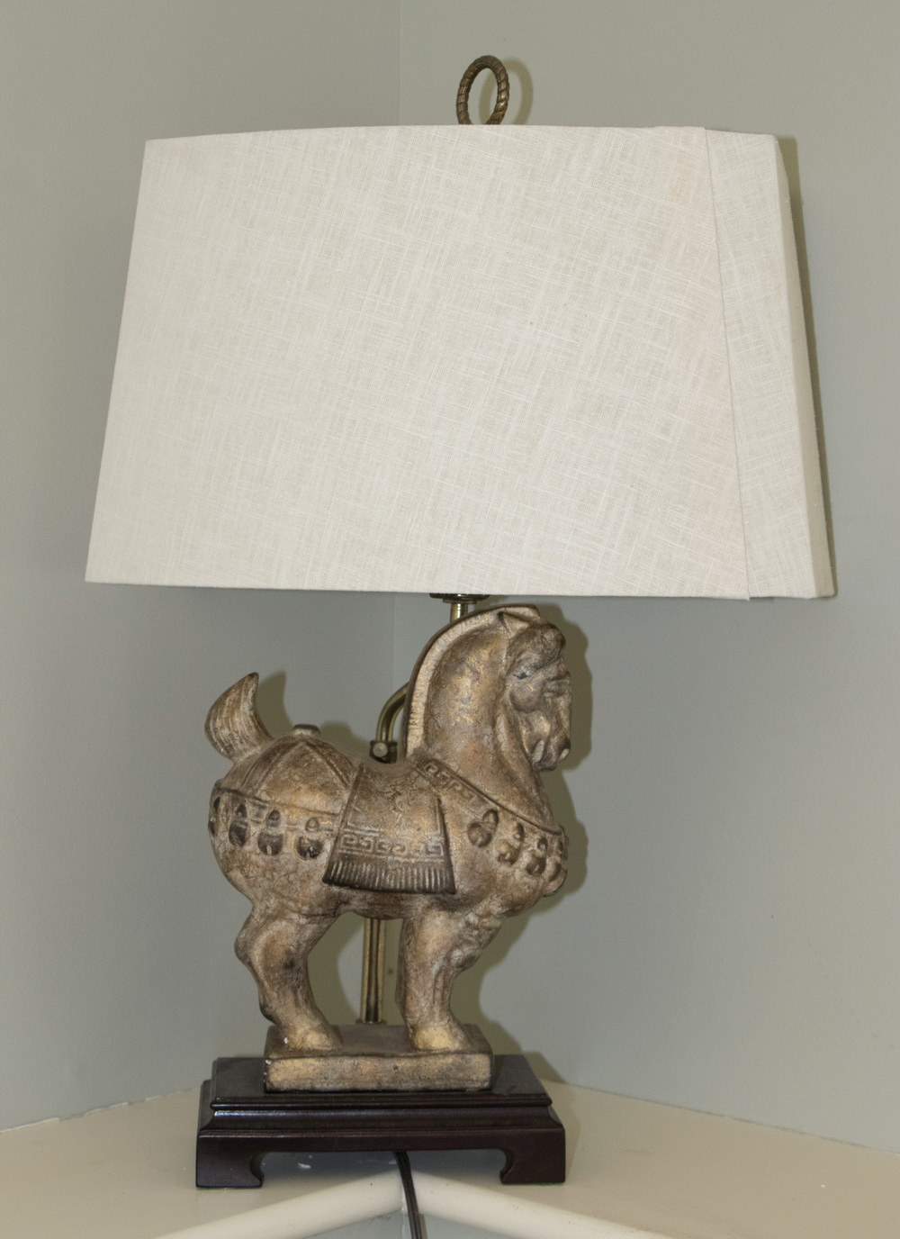 CHINESE HORSE FIGURE TABLE LAMP A