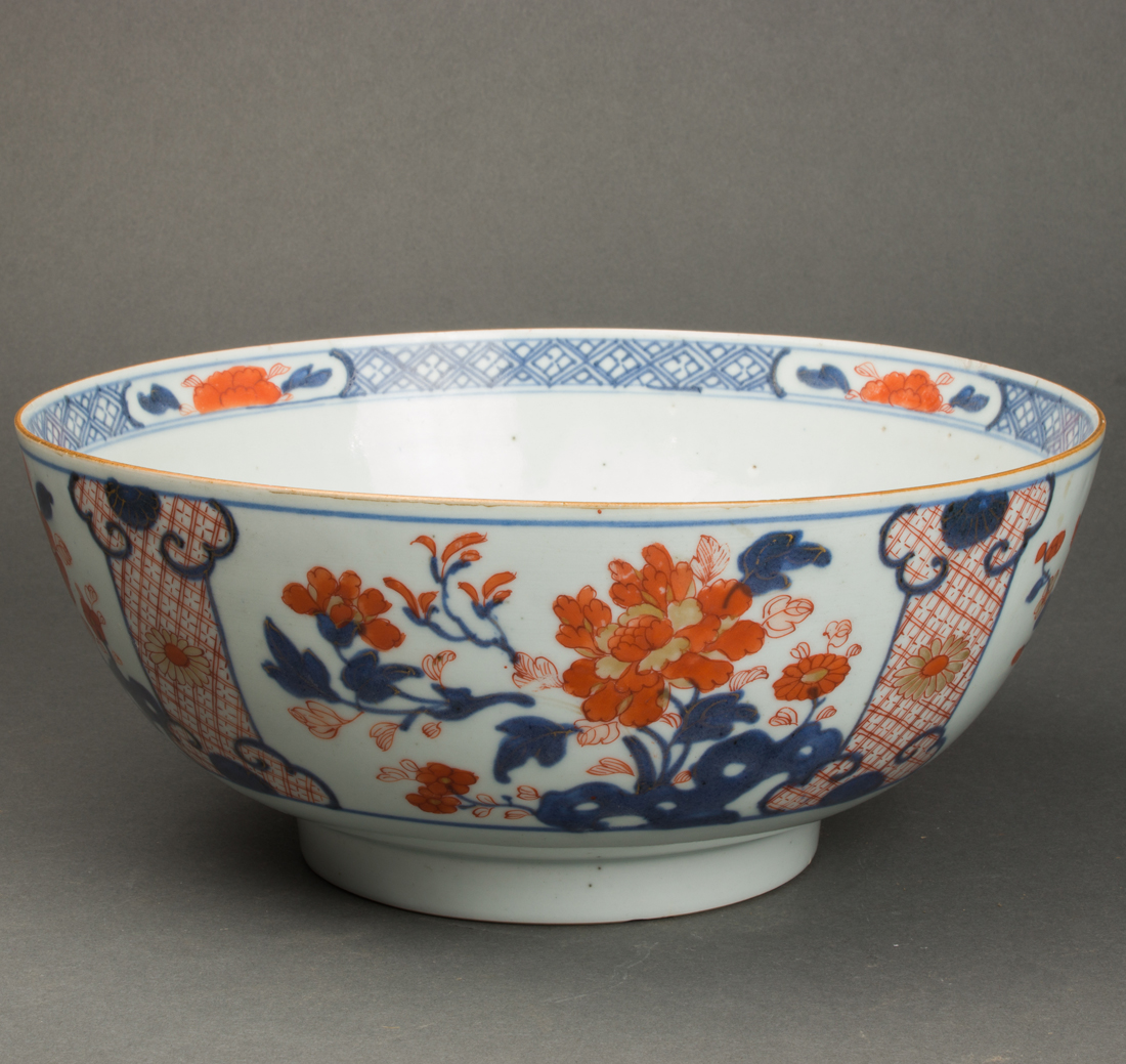 CHINESE IMARI STYLE PUNCH BOWL