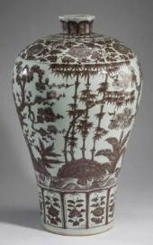 CHINESE IRON RED MEIPING VASE<