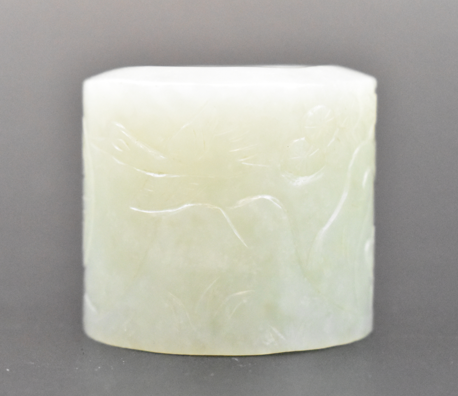 CHINESE JADE ARCHER RING W/ DEER
