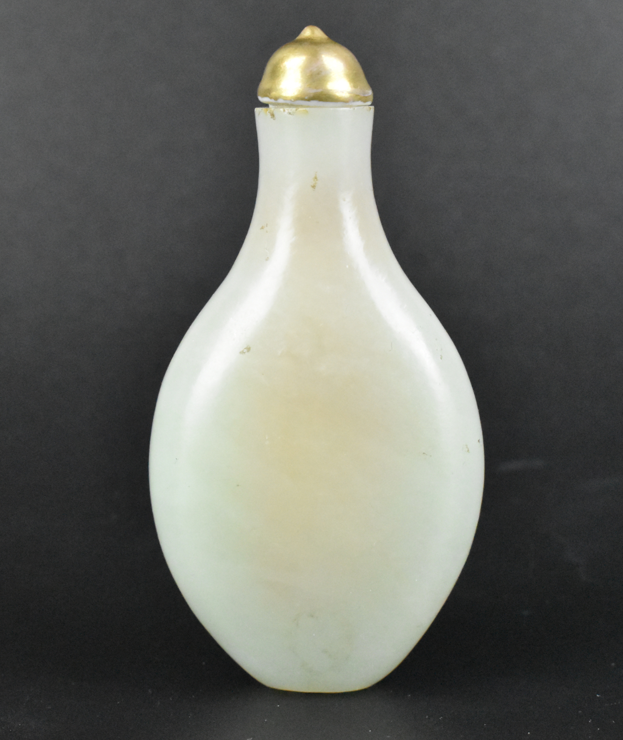 CHINESE JADE CARVED SNUFF BOTTLE