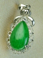 Chinese Jade PendantA silver m
