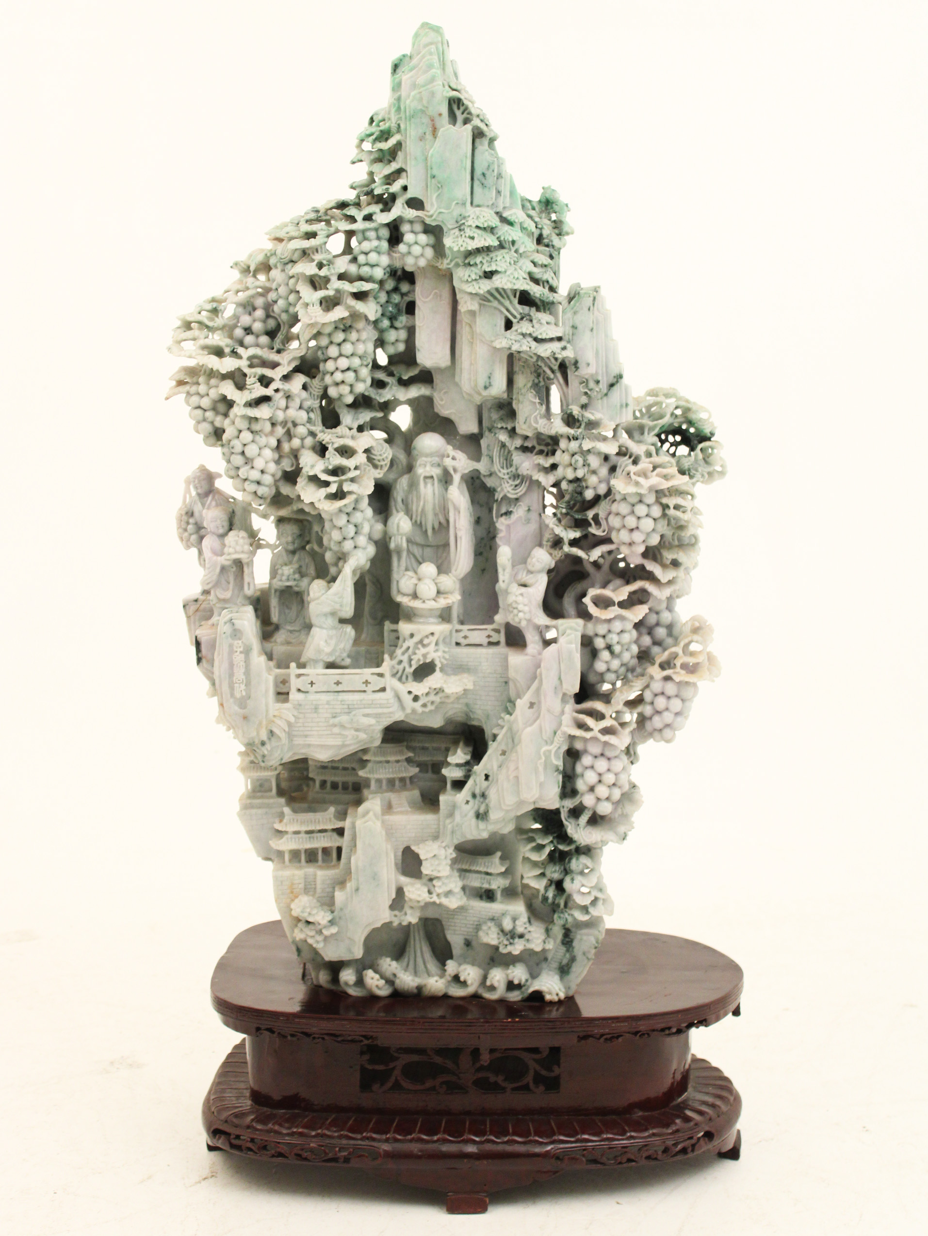 CHINESE JADE SCULPTURE OF