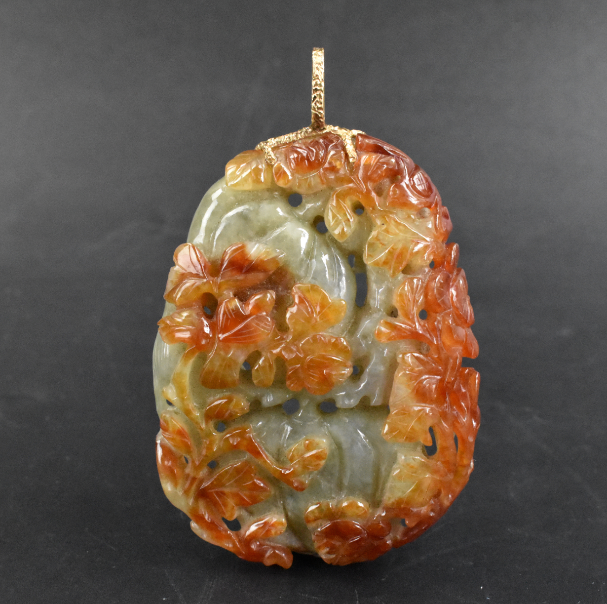 CHINESE JADEITE CARVED PENDANT W/