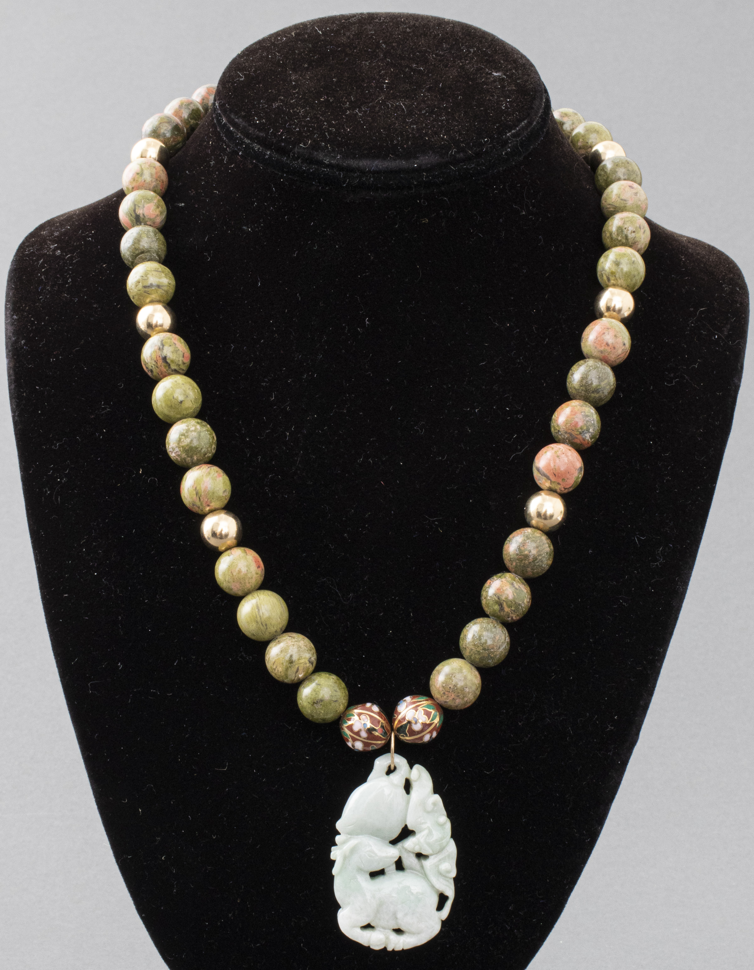 CHINESE JADEITE JADE PENDANT &