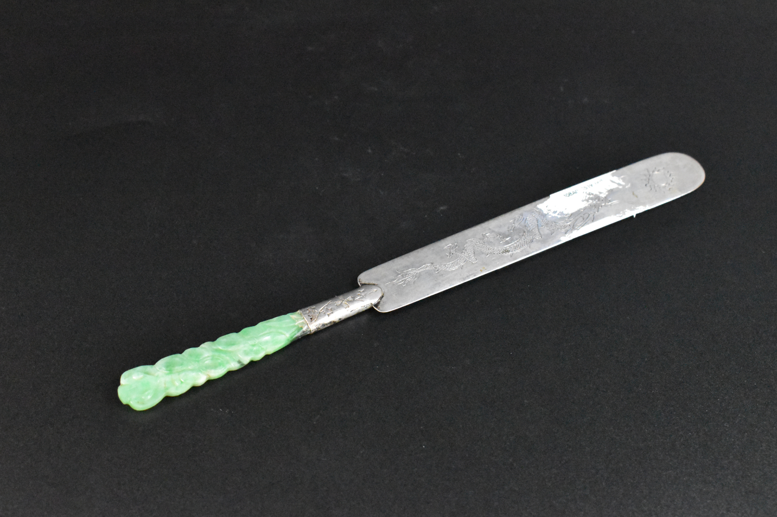 CHINESE JADEITE TOP SILVER LETTER