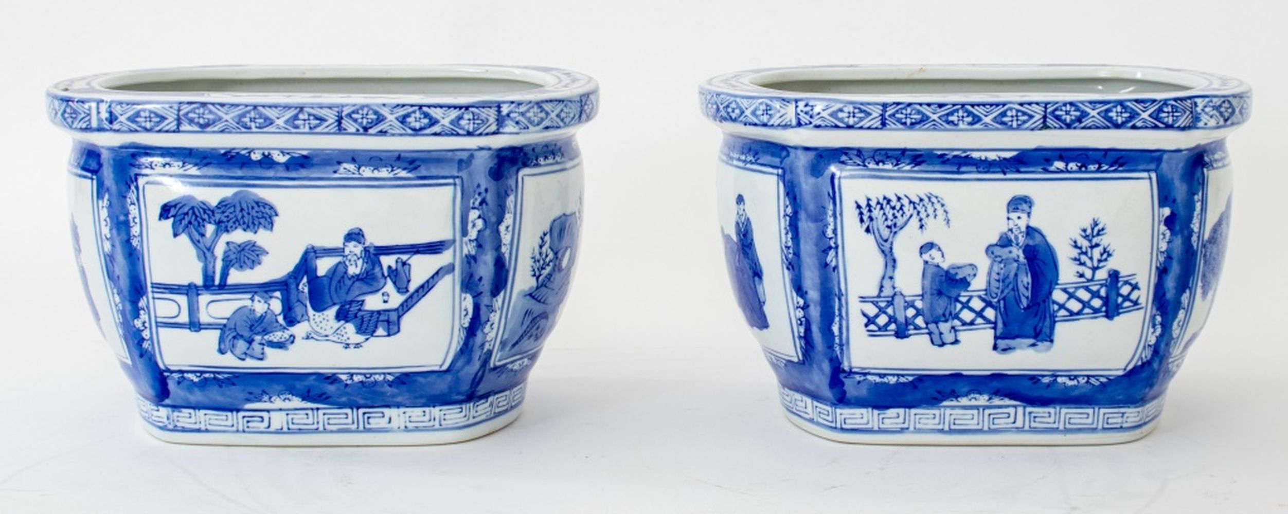 CHINESE KANGXI STYLE BLUE AND WHITE