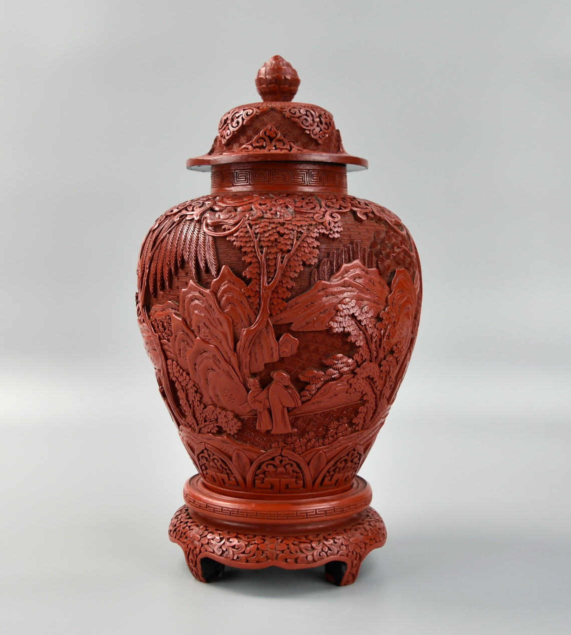 CHINESE LACQUER WOOD JAR W/ COVER &
