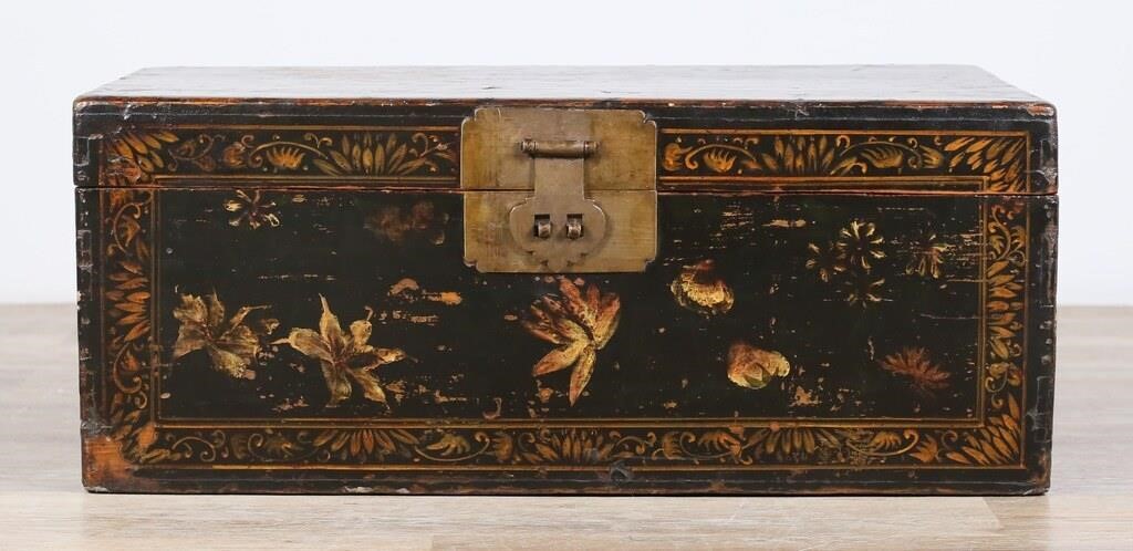 CHINESE LACQUERED TRUNKChinese