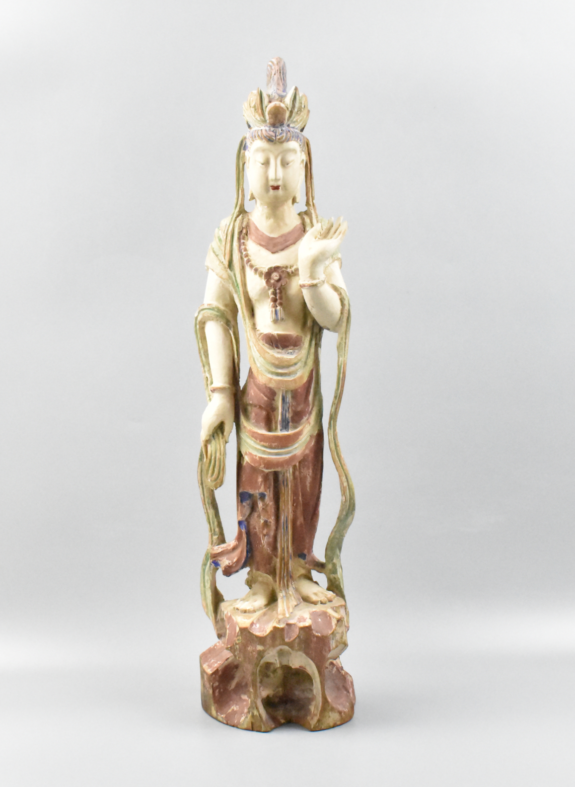 CHINESE LACQUERED WOOD GUANYIN