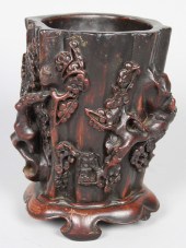 CHINESE LACQUERED WOOD TRUNK F