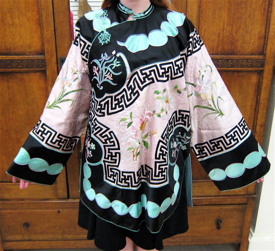 CHINESE LADY'S SILK JACKET/ROBE
