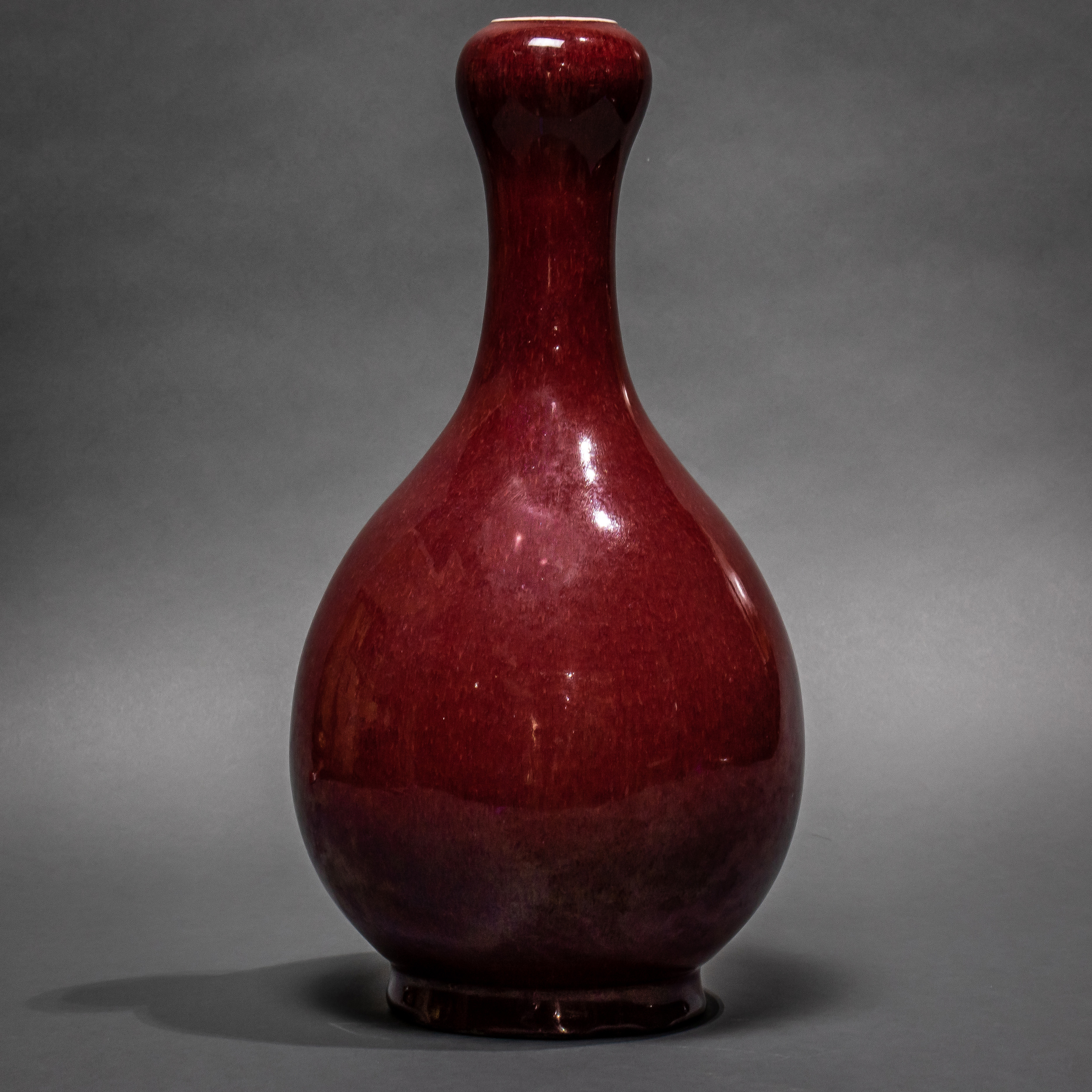 CHINESE LANGYAO TYPE OXBLOOD VASE