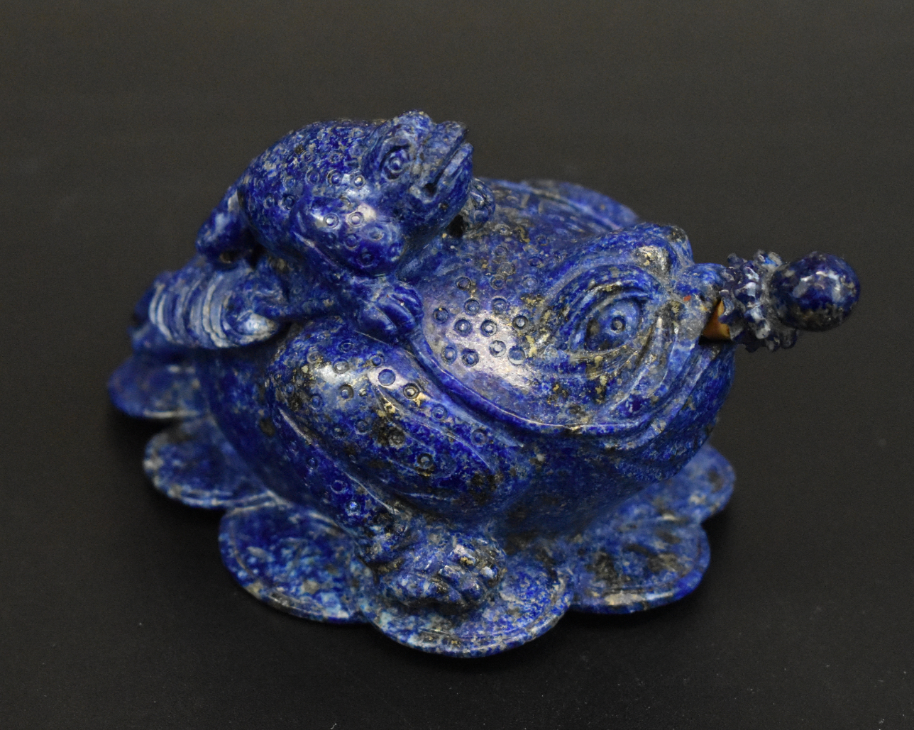 CHINESE LAPIS CARVED "TOAD" SNUFF