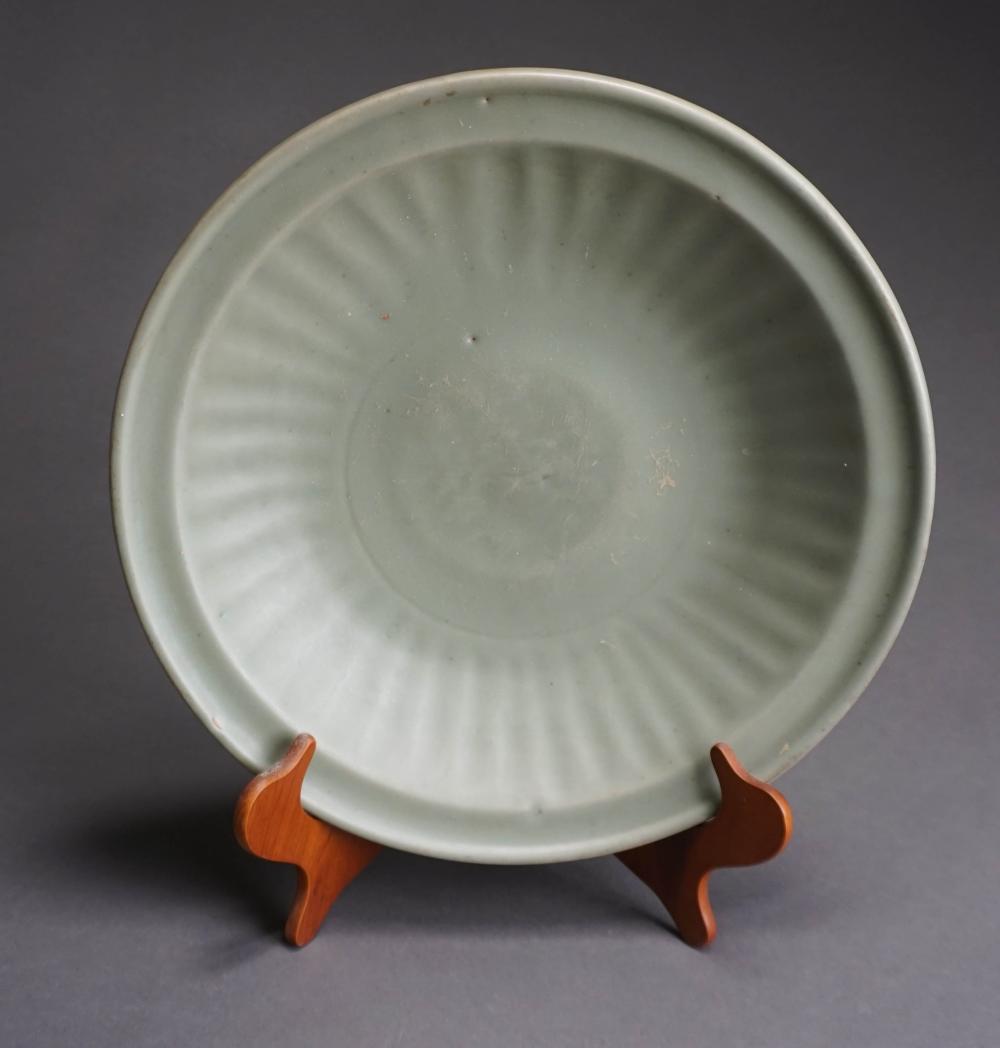 CHINESE LONGQUAN CELADON CHARGER,