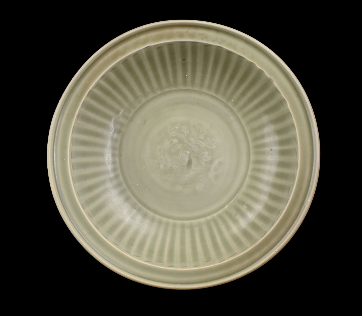 CHINESE LONGQUAN CELADON CHARGER,