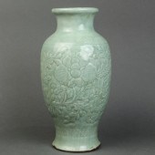 CHINESE LONGQUAN CELADON CRACK
