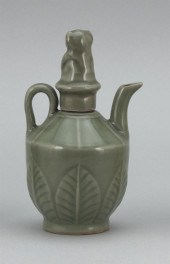 CHINESE LONGQUAN CELADON PORCE