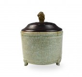 CHINESE LONGQUAN CELADON TRIPO
