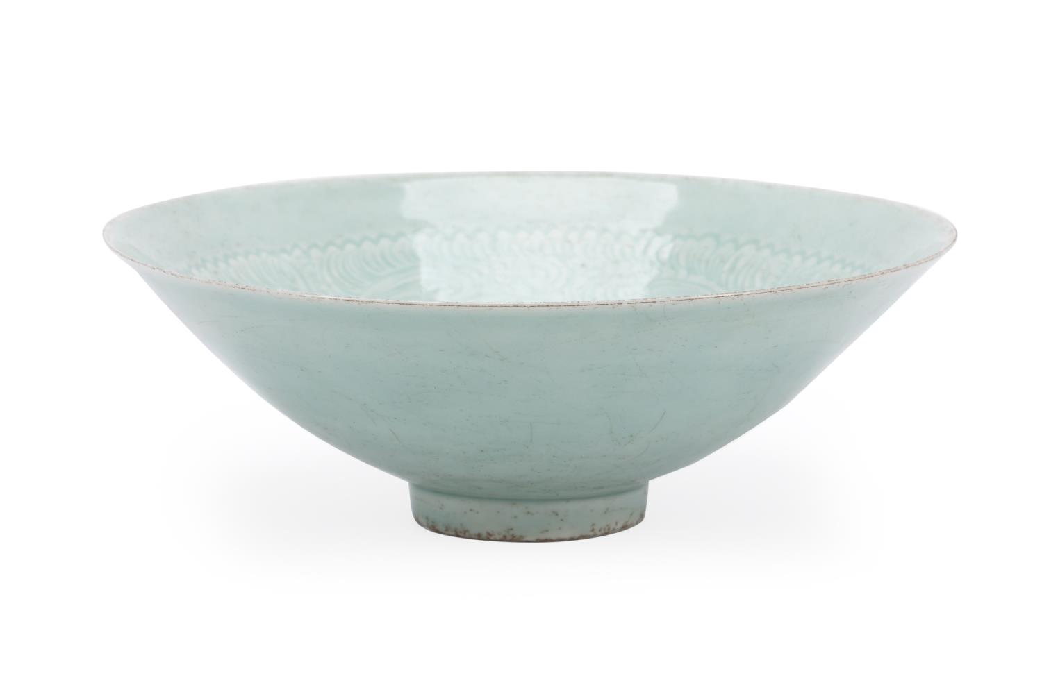 CHINESE LONGQUAN STYLE CELADON BOWL