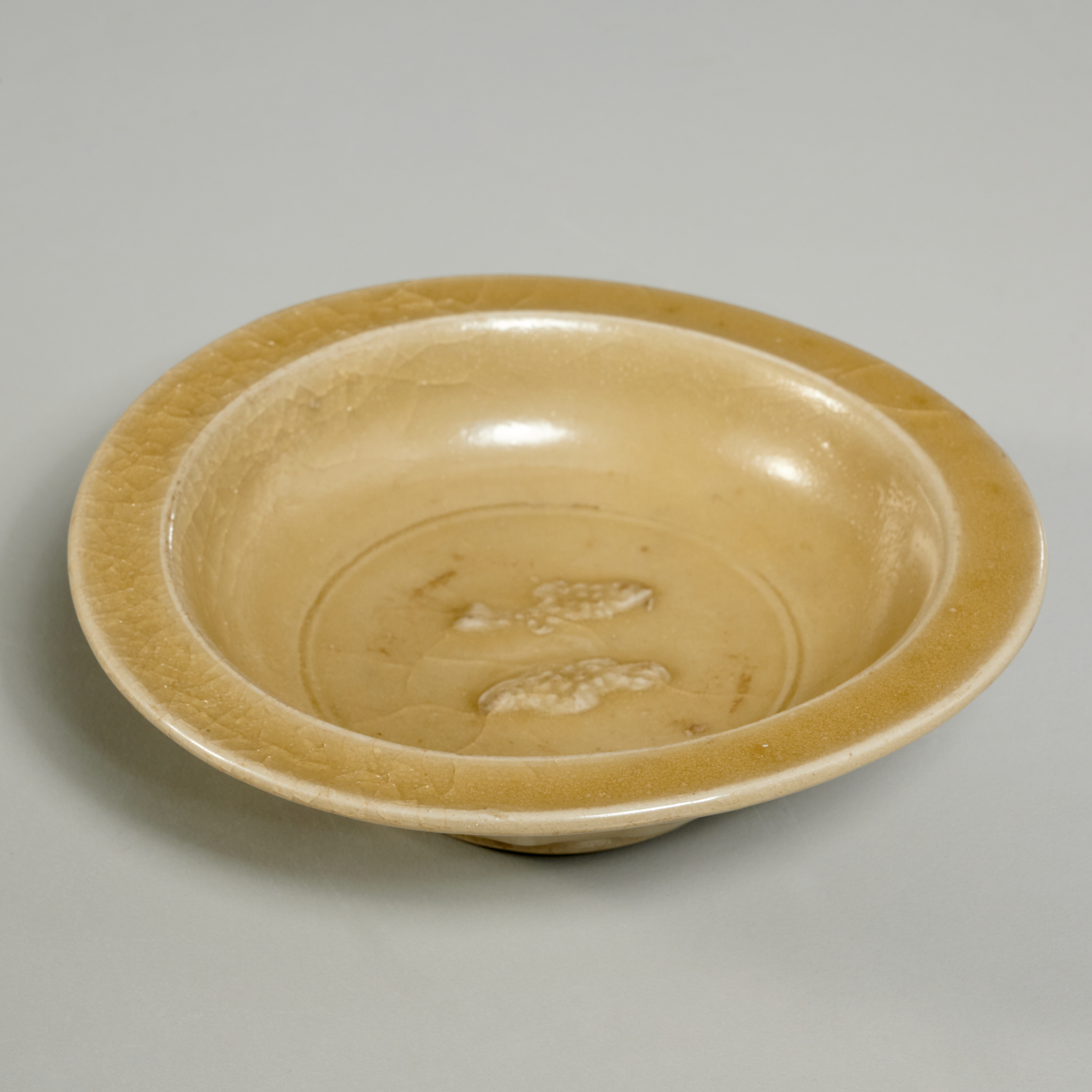 CHINESE LONGQUAN STYLE CELADON DISH