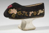 CHINESE MANCHU WOMAN'S SHOE Qi