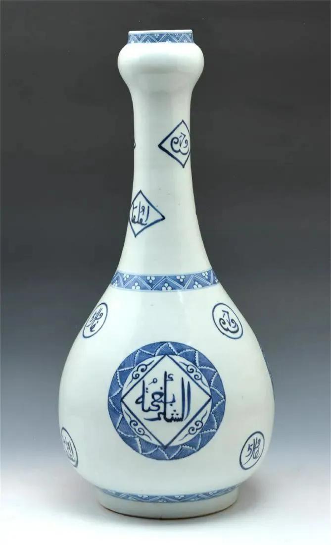 CHINESE MASSIVE BLUE AND WHITE
