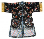 CHINESE 'MEDALLIONS' EMBROIDER