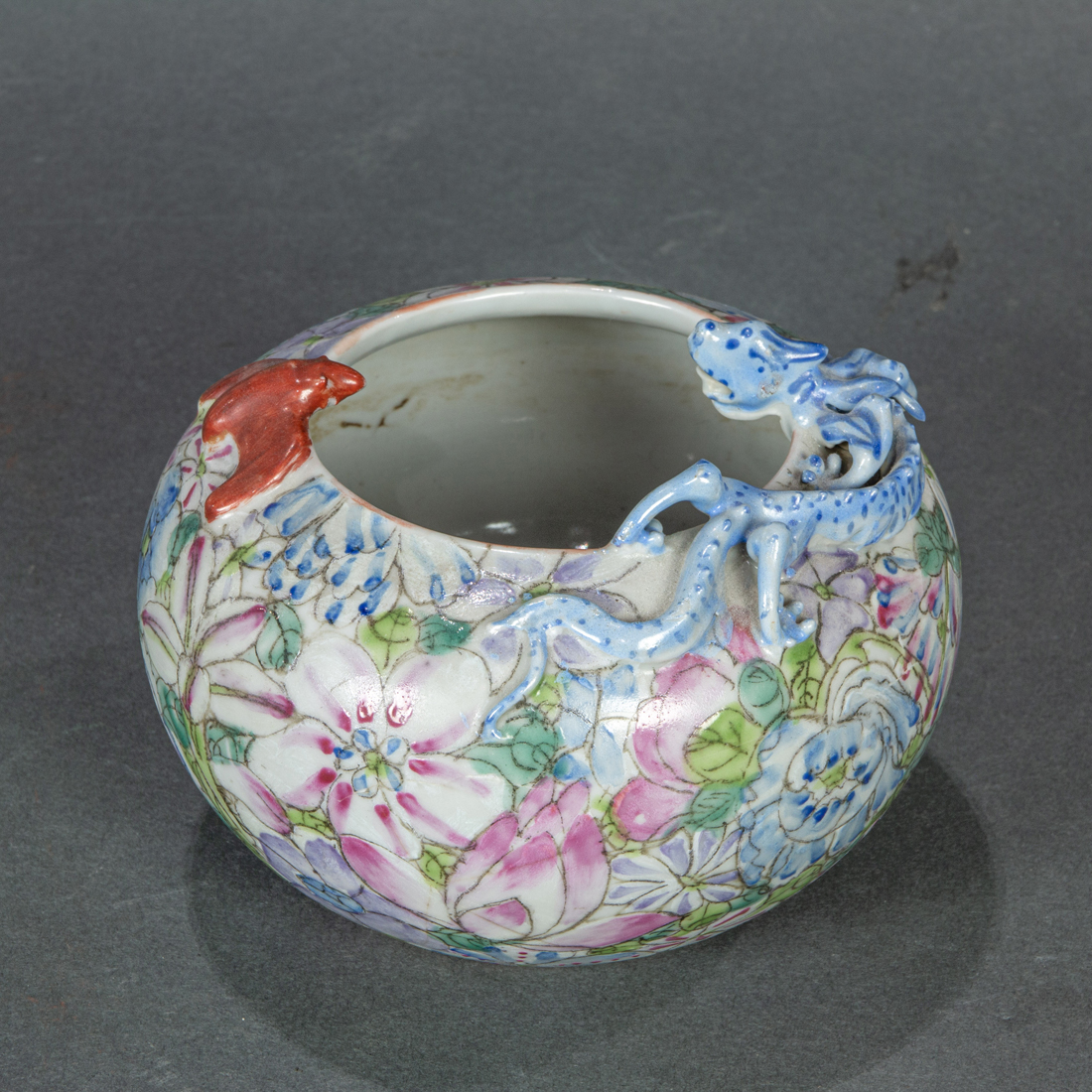 CHINESE MILLE FLEUR GLOBULAR VASE
