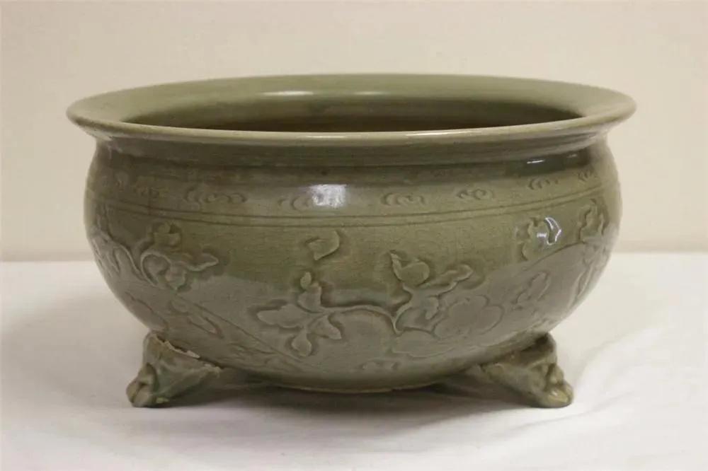 CHINESE MING DYNASTY STYLE LONGQUAN