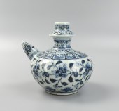 CHINESE MING STYLE BLUE & WHIT