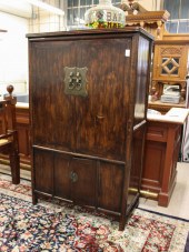 CHINESE MING-STYLE CABINET WAR