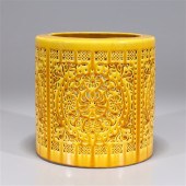 Chinese Ming style yellow glaz