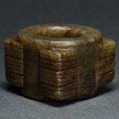 CHINESE MOTTLED JADE CONG Chin
