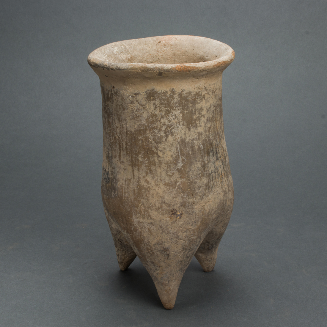 CHINESE NEOLITHIC POTTERY TRIPOD