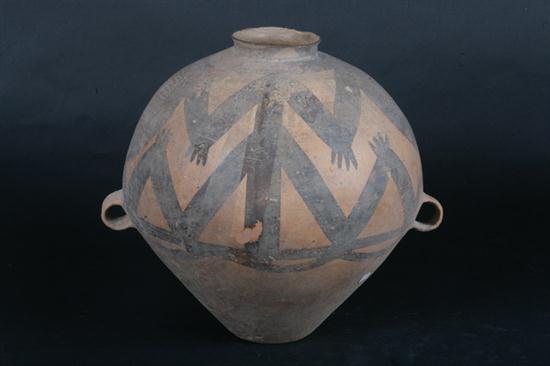 CHINESE NEOLITHIC POTTERY VESSEL.