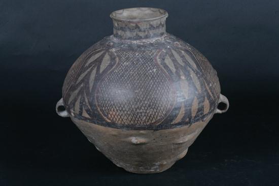 CHINESE NEOLITHIC POTTERY VESSEL.