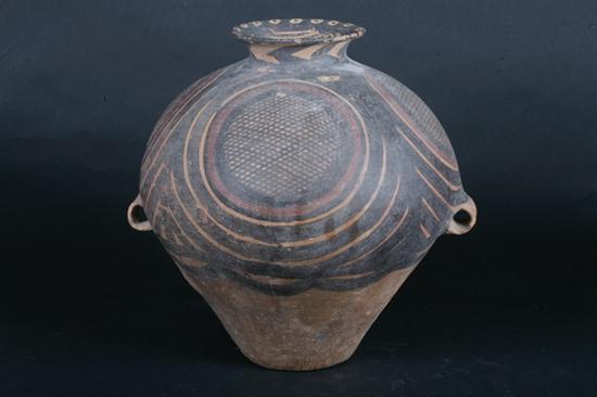 CHINESE NEOLITHIC POTTERY VESSEL.