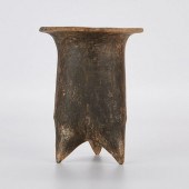 CHINESE NEOLITHIC TRIPOD VESSE