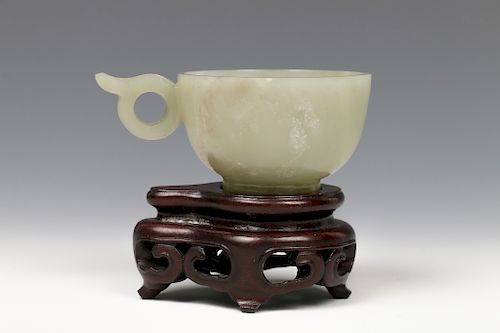 CHINESE NEPHRITE TEACUP WITH CARVED