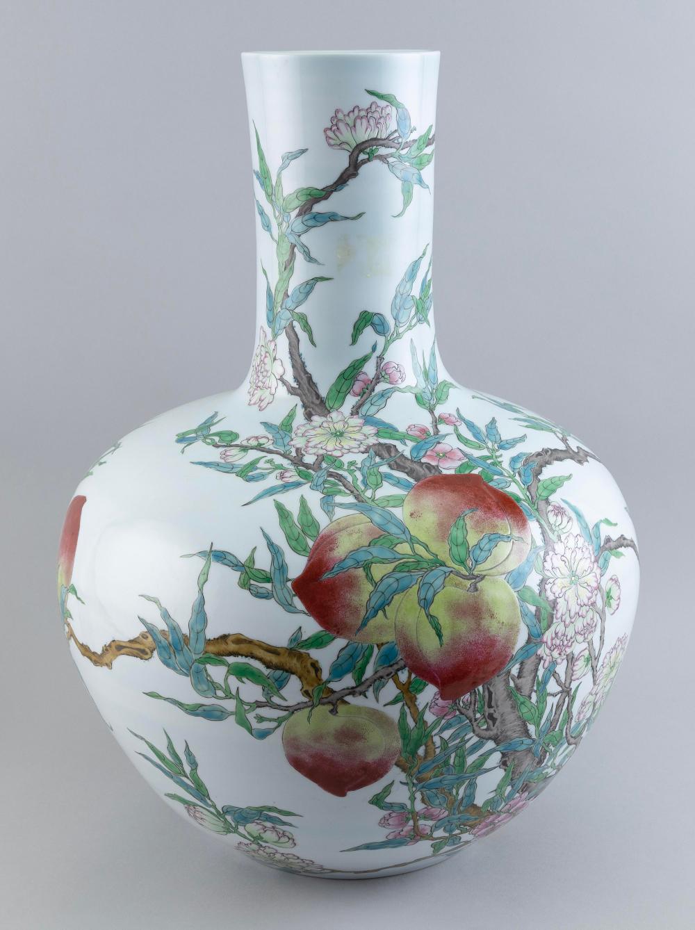 CHINESE NINE-PEACH PORCELAIN BOTTLE